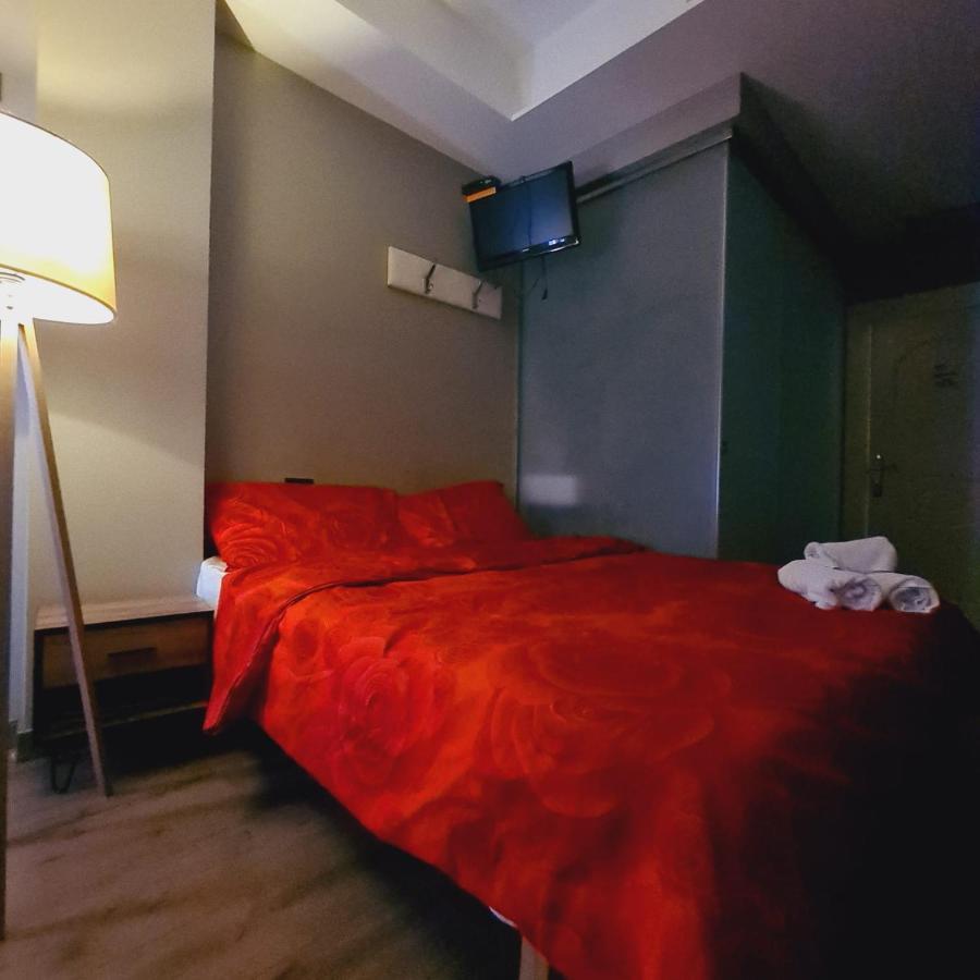 Driti Hotel Tirana Albania Esterno foto