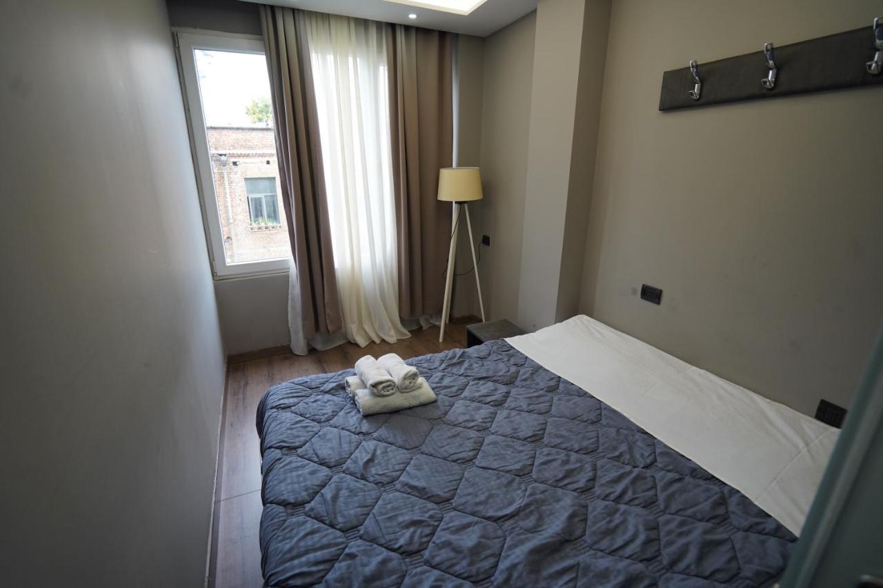 Driti Hotel Tirana Albania Esterno foto
